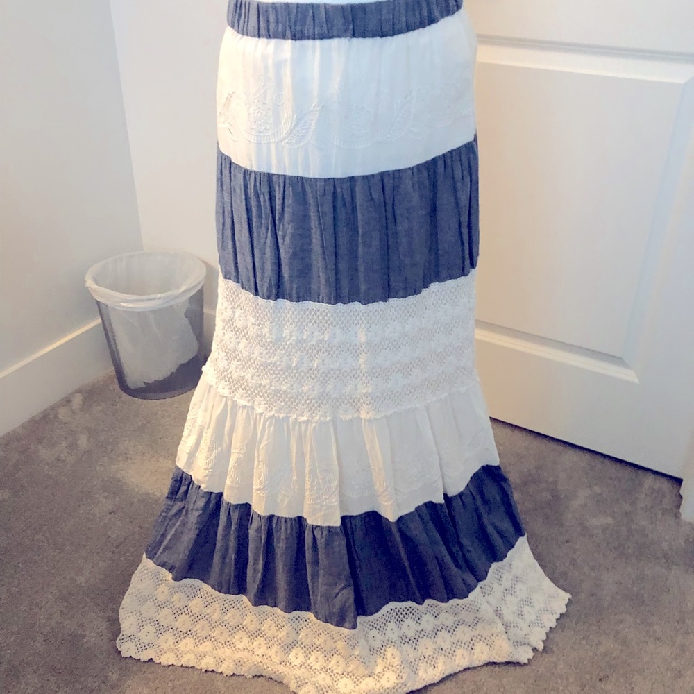 Womens 2 piece long skirt w/matching sleeveless top. Denim blue & white. Small